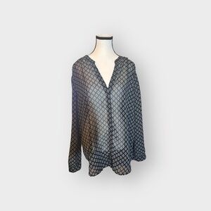 Women’s Old Navy XXL 2X Black Collarless Boho Batik Chiffon Print Top 18 20